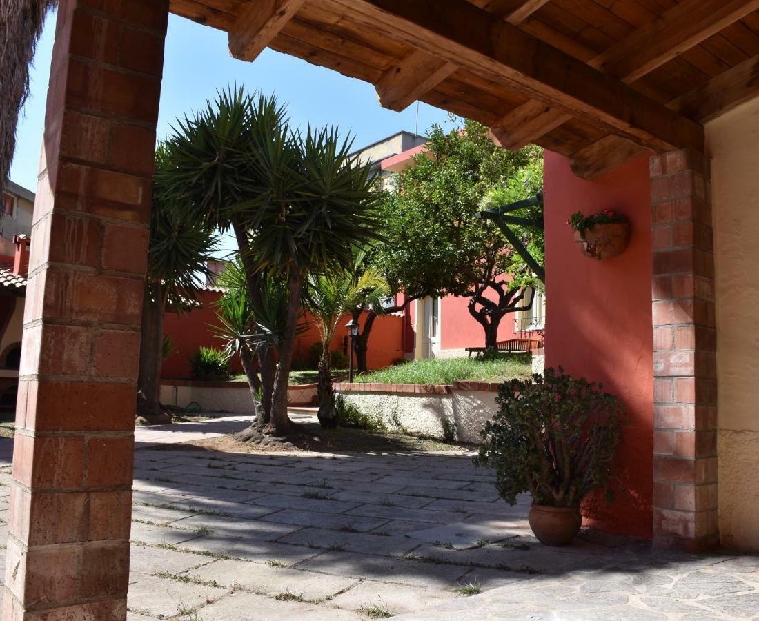فندق Piazza San Giorgio Dolianova المظهر الخارجي الصورة
